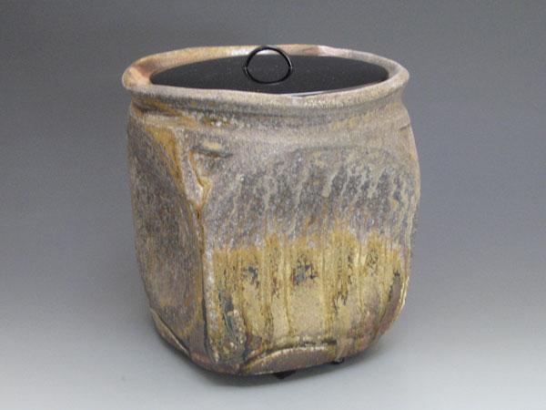 lidded jar